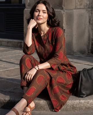 Women Ethnic Motifs Printed Regular  Cotton Kurta with Trousers 5