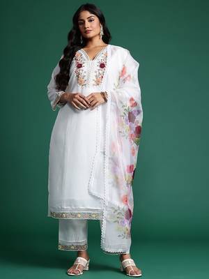 Plus Size White Embroidered Straight Kurta Trousers With Dupatta Set 5
