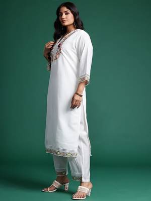 Plus Size White Embroidered Straight Kurta Trousers With Dupatta Set 6