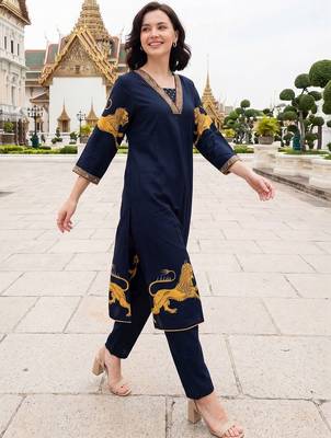 Ethnic Motifs Printed Regular Kurta with Trousers 3