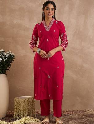 Women Ethnic Motifs Embroidered Cotton Kurta with Trousers 4