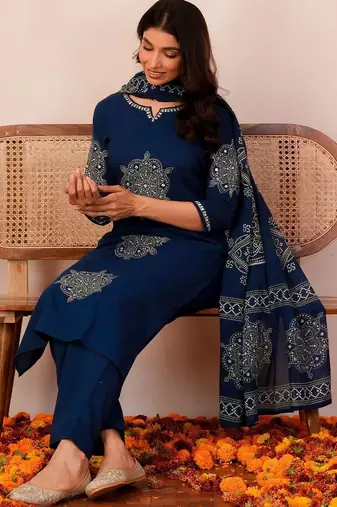Women Ethnic Motifs Printed Regular Sequinned  Cotton Kurta with Trousers & With Dupatta