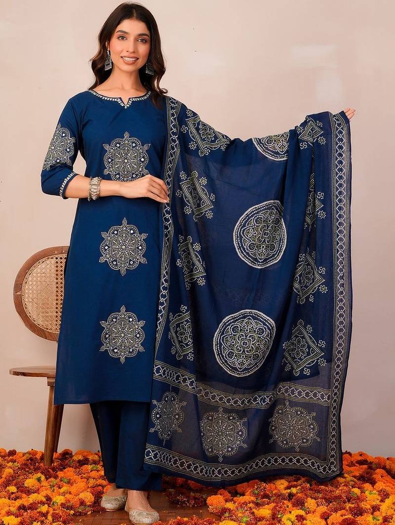 Women Ethnic Motifs Printed Regular Sequinned  Cotton Kurta with Trousers & With Dupatta