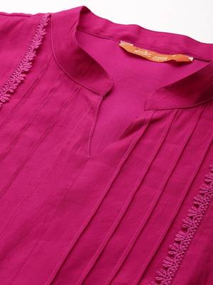 Embroidered Panelled Kurta with Trousers 2