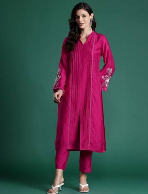 Embroidered Panelled Kurta with Trousers 4