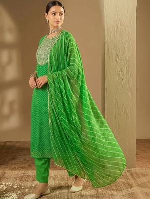 Women Ethnic Motifs Regular Thread Work Kurta with Trousers & With Dupatta 4