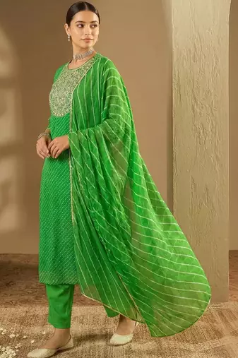 Women Ethnic Motifs Regular Thread Work Kurta with Trousers & With Dupatta