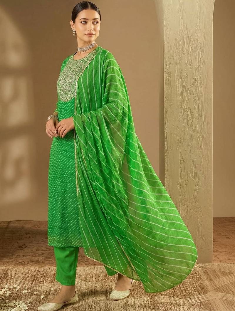 Women Ethnic Motifs Regular Thread Work Kurta with Trousers & With Dupatta
