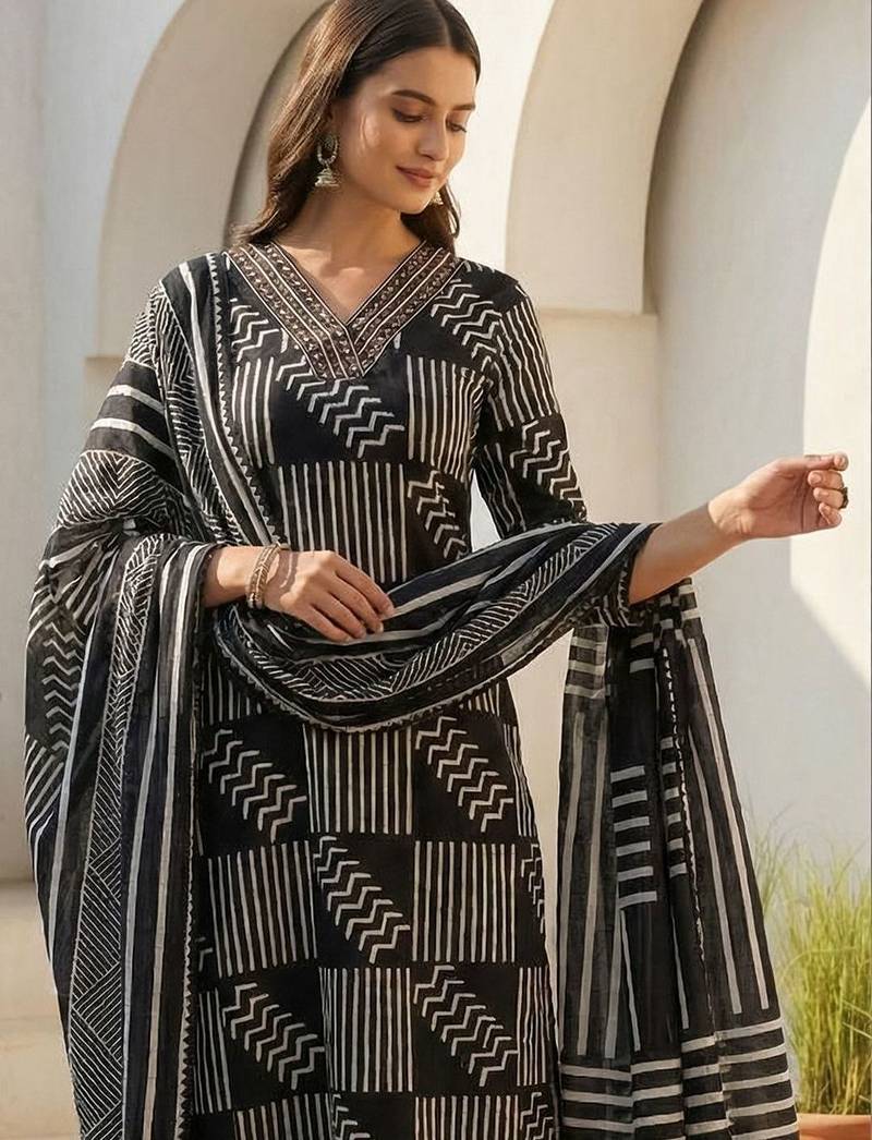 Women Printed Regular  Cotton Kurta with Trousers & With Dupatta