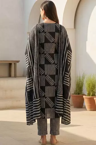 Women Printed Regular  Cotton Kurta with Trousers & With Dupatta