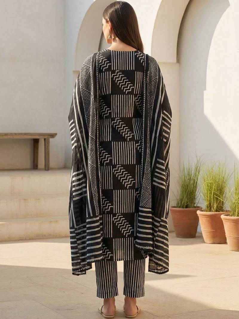 Women Printed Regular  Cotton Kurta with Trousers & With Dupatta