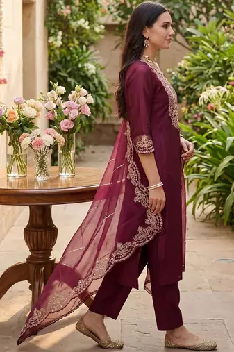 Women Ethnic Motifs Embroidered Regular Thread Work Liva Kurta with Trousers & With Dupatta