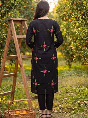 Women Floral Printed Regular Thread Work Cotton Kurta with Trousers & Dupatta 6