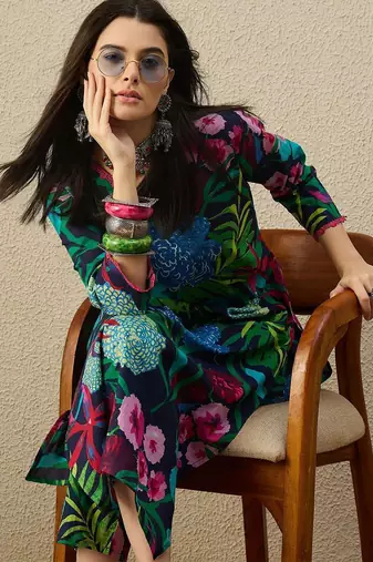 Women Floral Printed Regular  Cotton Kurta with Trousers