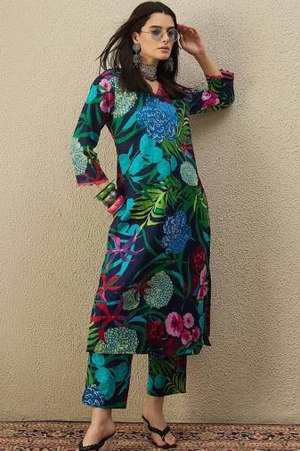 Women Floral Printed Cotton Kurta with Trousers
