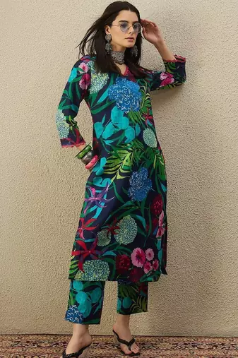 Women Floral Printed Regular  Cotton Kurta with Trousers