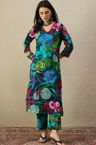 Women Floral Printed Regular  Cotton Kurta with Trousers