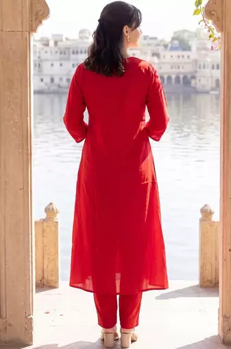 Women Embroidered Empire Thread Work Kurta with Trousers & With Dupatta