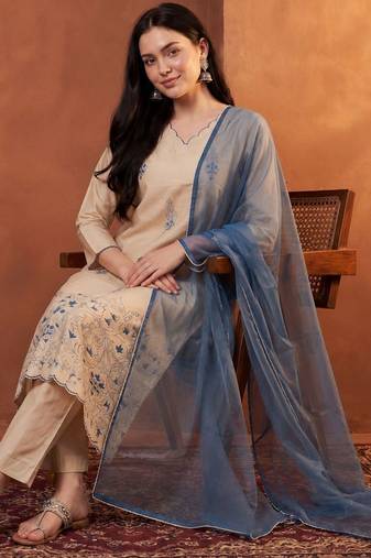 Women Ethnic Motifs Embroidered Thread Work Kurta With Trousers & Dupatta