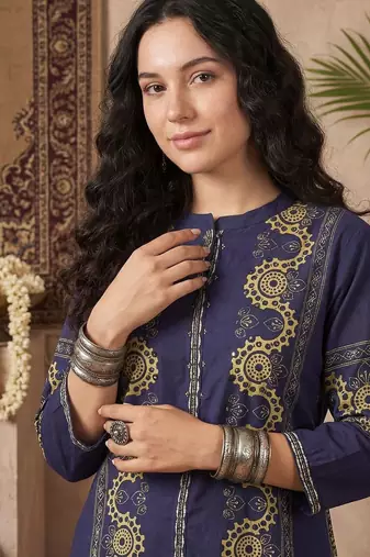 Women Ethnic Motifs Printed Regular  Cotton Kurti with Trousers