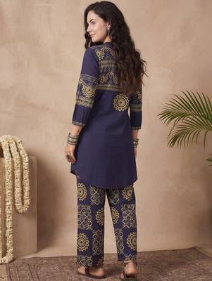 Women Ethnic Motifs Printed Regular  Cotton Kurti with Trousers 4