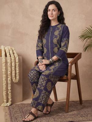 Women Ethnic Motifs Printed Regular  Cotton Kurti with Trousers 5