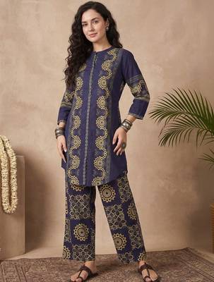 Women Ethnic Motifs Printed Regular  Cotton Kurti with Trousers 6