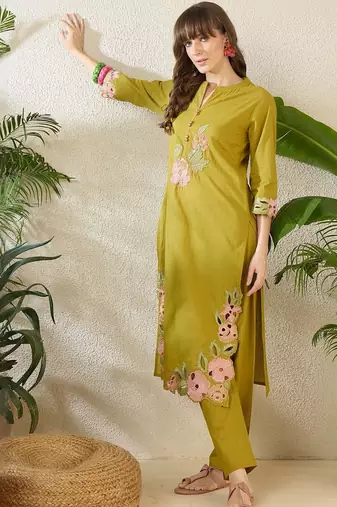 Women Floral Embroidered Regular Thread Work Pure Cotton Kurta with Trousers