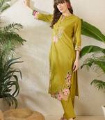 Women Floral Embroidered Regular Thread Work  Cotton Kurta with Trousers