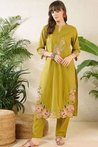 Women Floral Embroidered Regular Thread Work Pure Cotton Kurta with Trousers