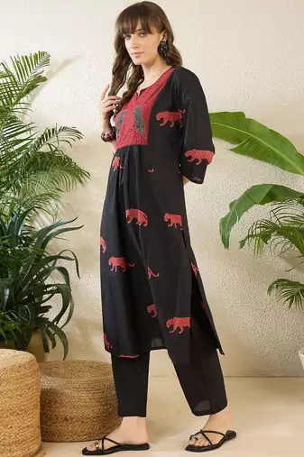 Women Animal Printed Tiered Thread Work Pure Cotton Kurta with Trousers