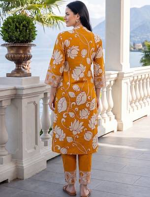 Ethnic Motifs Printed Regular  Cotton Kurta with Trousers 6