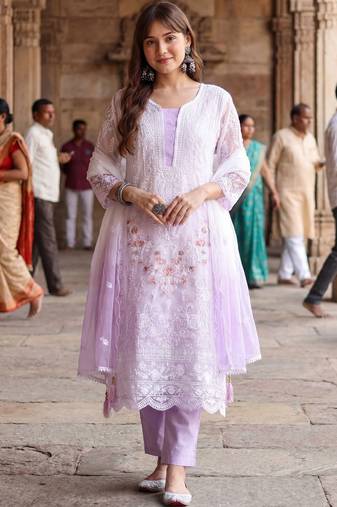 Women Floral Embroidered Tiered Thread Work Kurta with Trousers & Dupatta