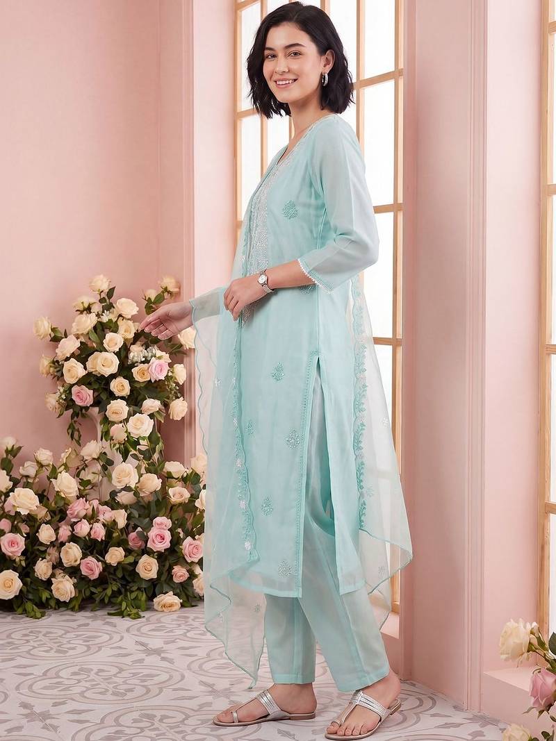 Women Ethnic Motifs Embroidered Regular Thread Work Kurta with Trousers & With Dupatta