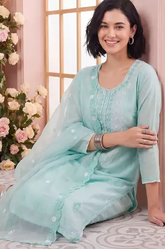 Women Ethnic Motifs Embroidered Regular Thread Work Kurta with Trousers & With Dupatta