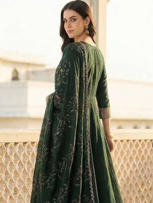 Women Ethnic Motifs Embroidered Panelled Thread Work Kurta with Trousers & With Dupatta 4