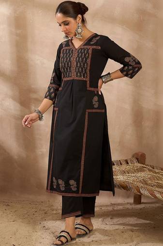 Women Ethnic Motifs Printed Regular  Cotton Kurta with Trousers