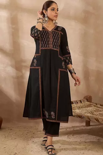 Women Ethnic Motifs Printed Regular Pure Cotton Kurta with Trousers