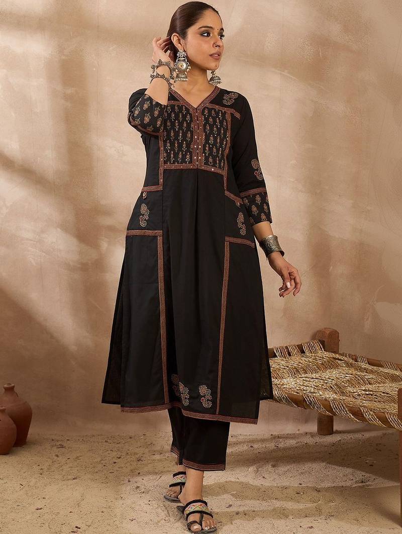 Women Ethnic Motifs Printed Regular  Cotton Kurta with Trousers