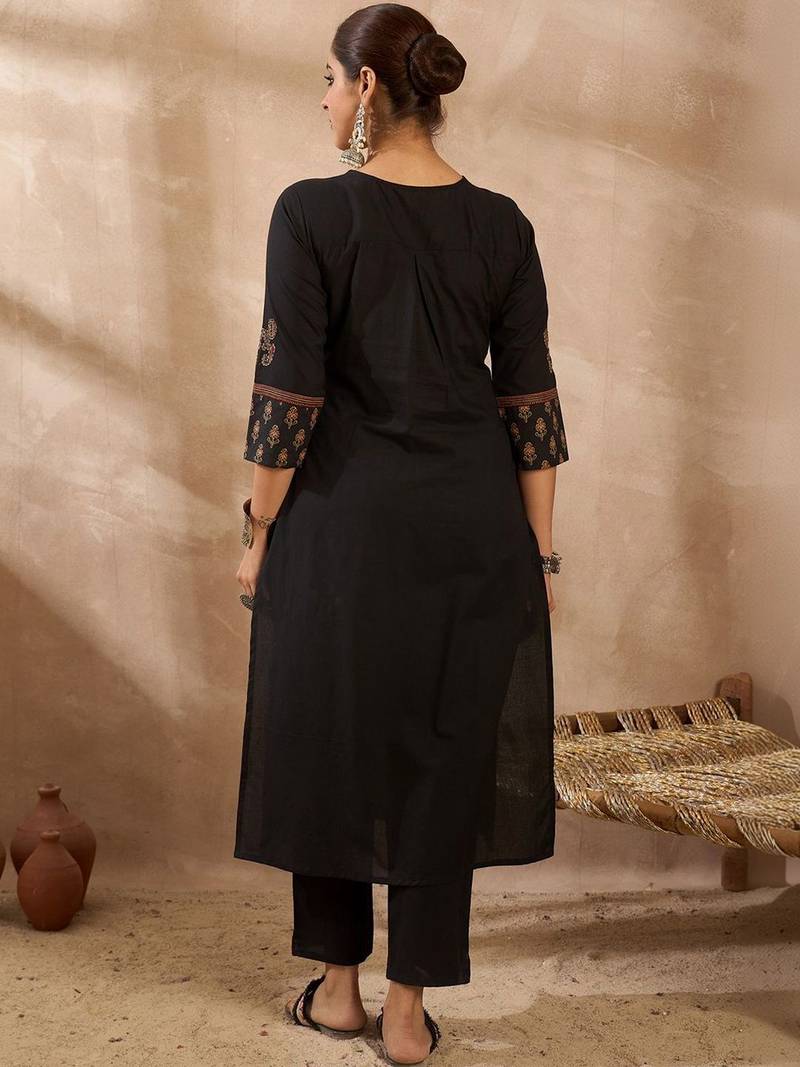 Women Ethnic Motifs Printed Regular  Cotton Kurta with Trousers