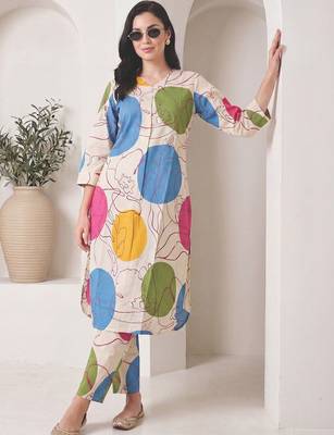 Women Printed Regular  Cotton Kurta with Trousers 5