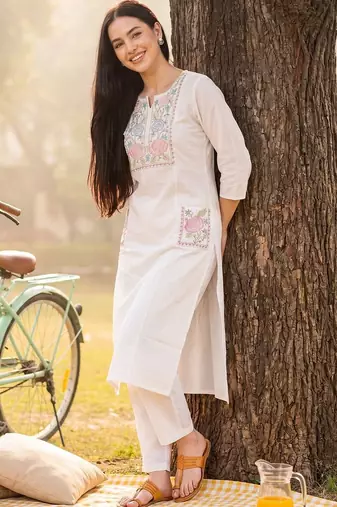 Women Floral Embroidered Regular Thread Work Pure Cotton Kurta with Trousers