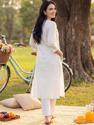 Women Floral Embroidered Regular Thread Work Pure Cotton Kurta with Trousers 4