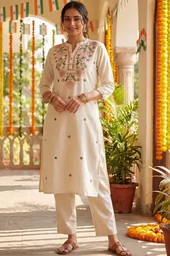 Women Floral Embroidered Regular Thread Work Pure Cotton Kurta with Trousers