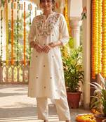 Women Floral Embroidered Regular Thread Work  Cotton Kurta with Trousers