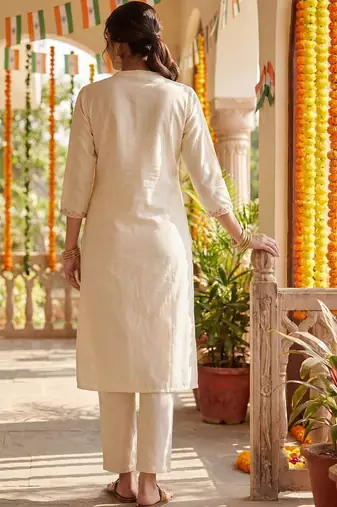 Women Floral Embroidered Regular Thread Work Pure Cotton Kurta with Trousers