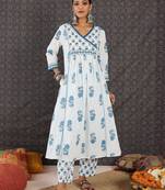 Women Floral Printed Regular  Cotton Kurta with Trousers
