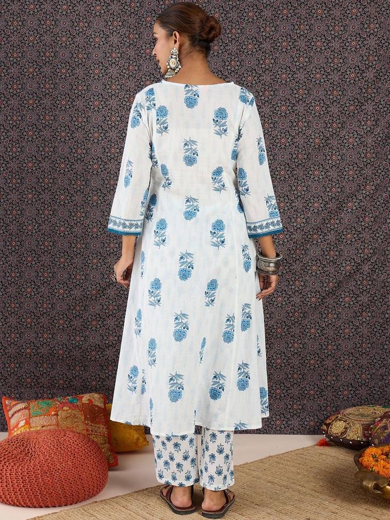 Women Floral Printed Regular  Cotton Kurta with Trousers