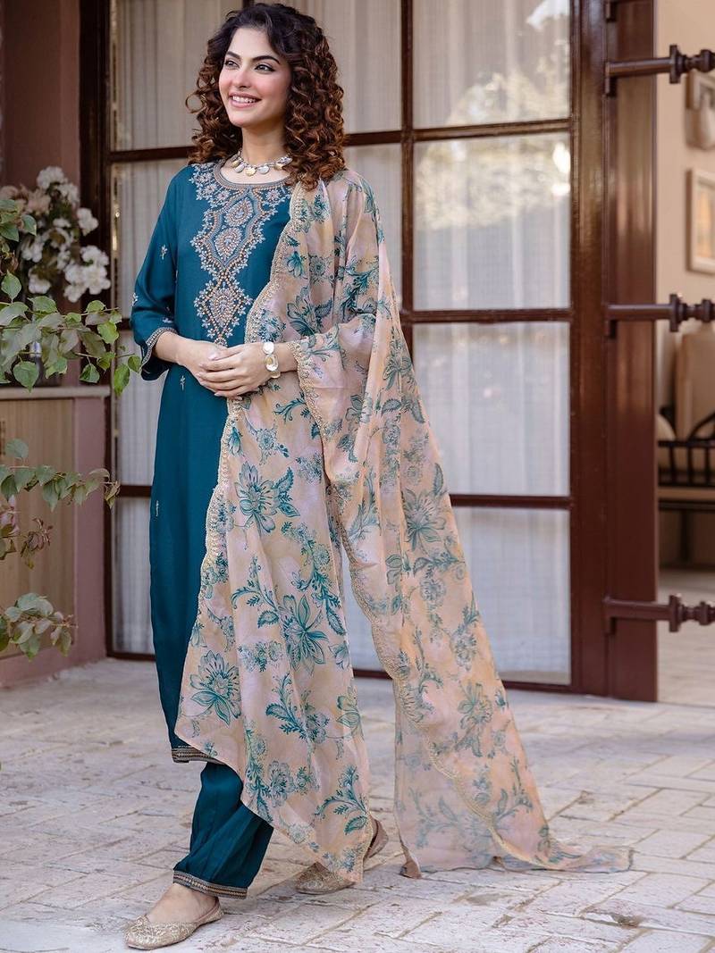 Women Floral Embroidered Regular Thread Work Kurta with Patiala & With Dupatta