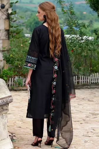Floral Embroidered Tie-Up Neck Thread Work Straight Kurta With Trousers & Dupatta